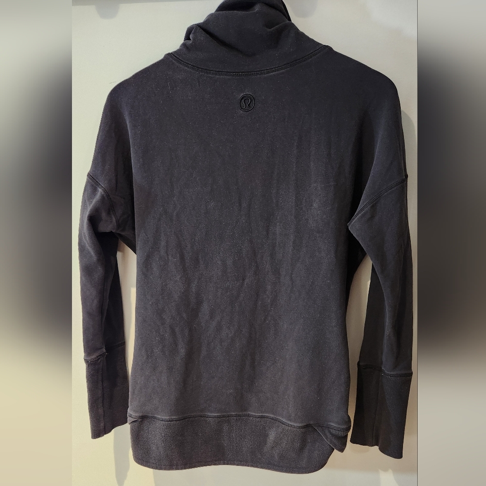 Lululemon Size 6 Black Cowl Neck Sweatshirt Worn In‎ - Picture 4 of 8